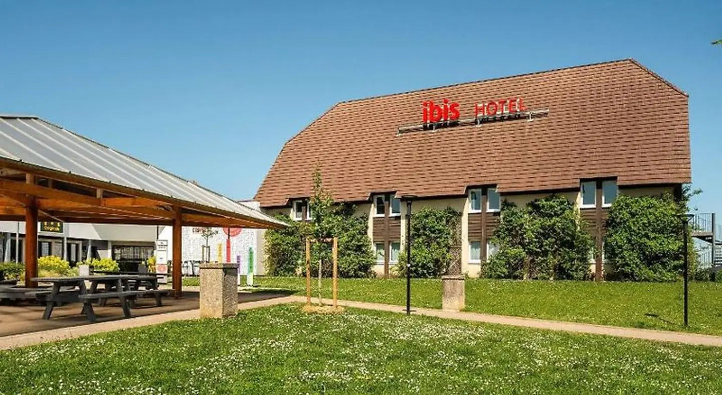 ibis Besançon Marchaux EXTERIOR