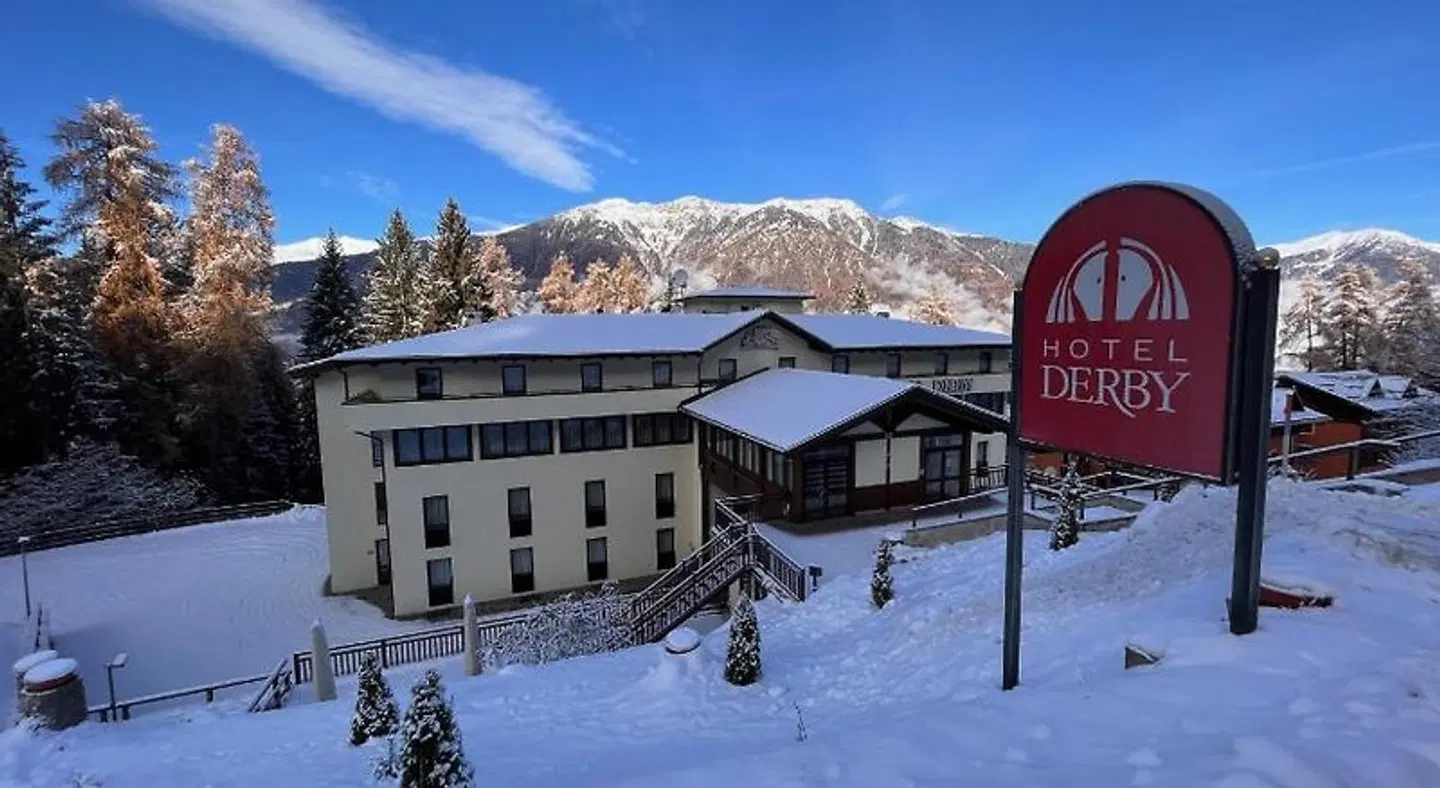 Derby EXTERIOR