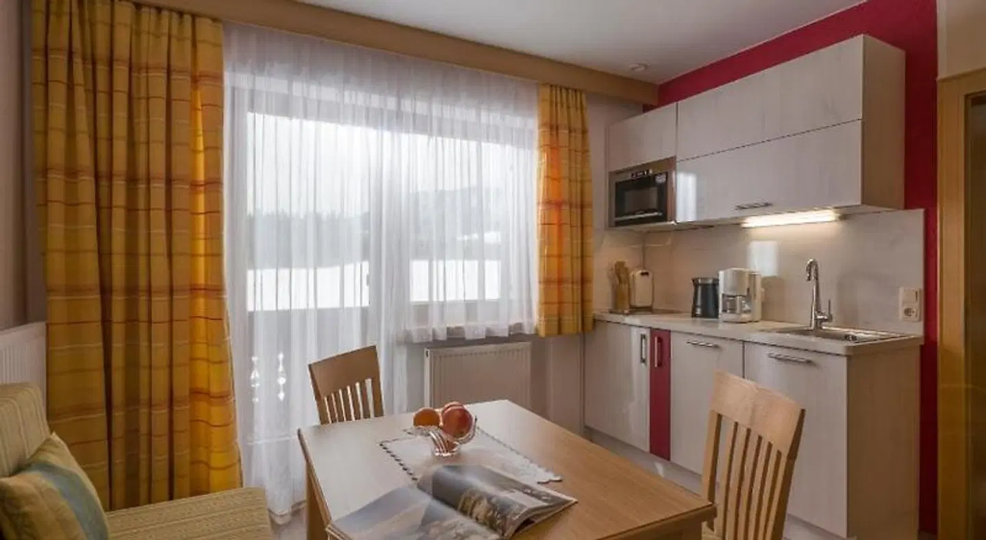 Resi & Obermoser ROOM_EXAMPLE