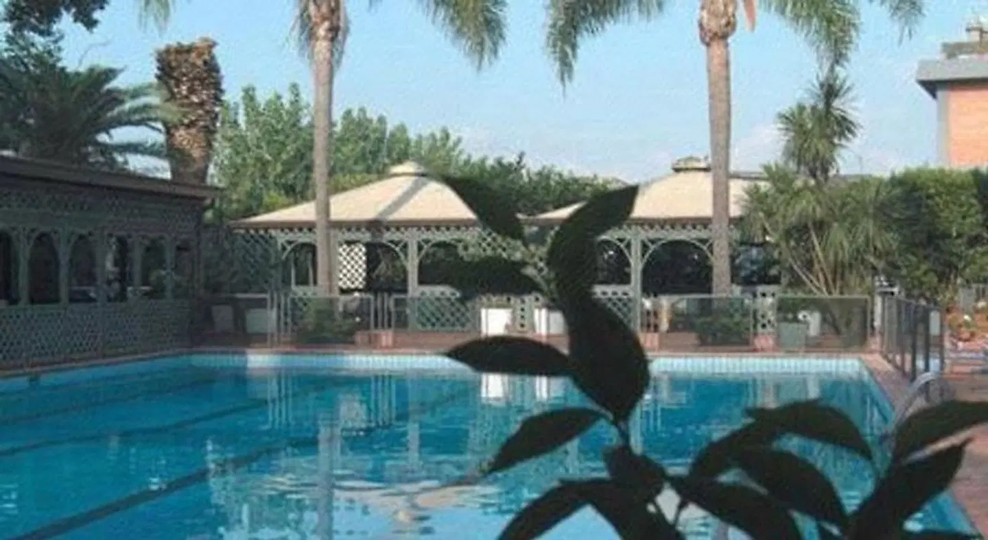 I Gigli OUTDOOR_POOL