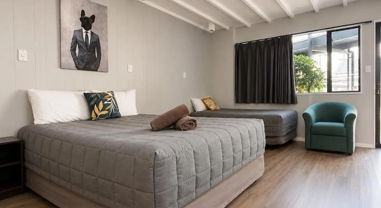 Gothic Heights Motel ROOM_EXAMPLE