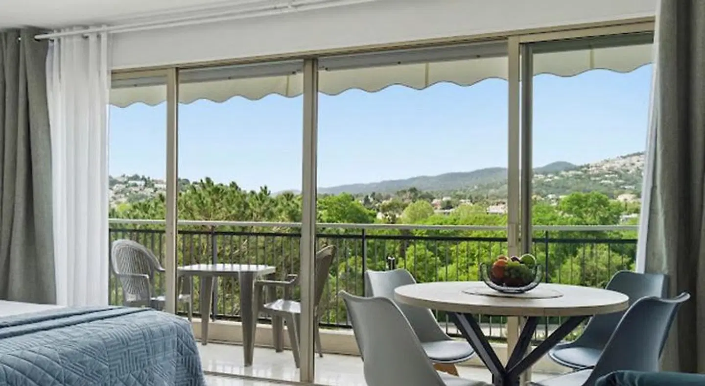 Appart Hotel Mandelieu Terrasse
