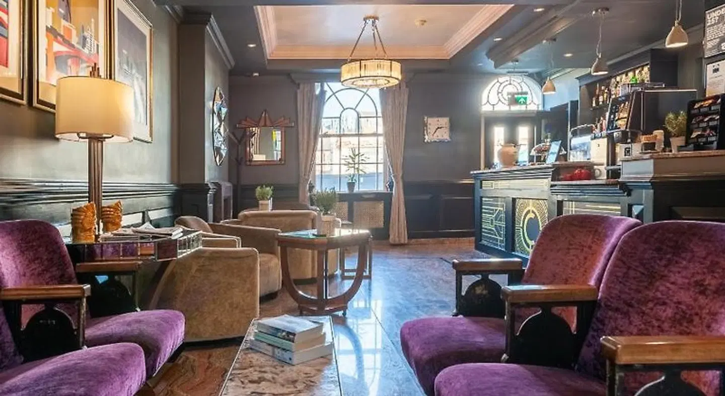 The California LOUNGE_LOBBY