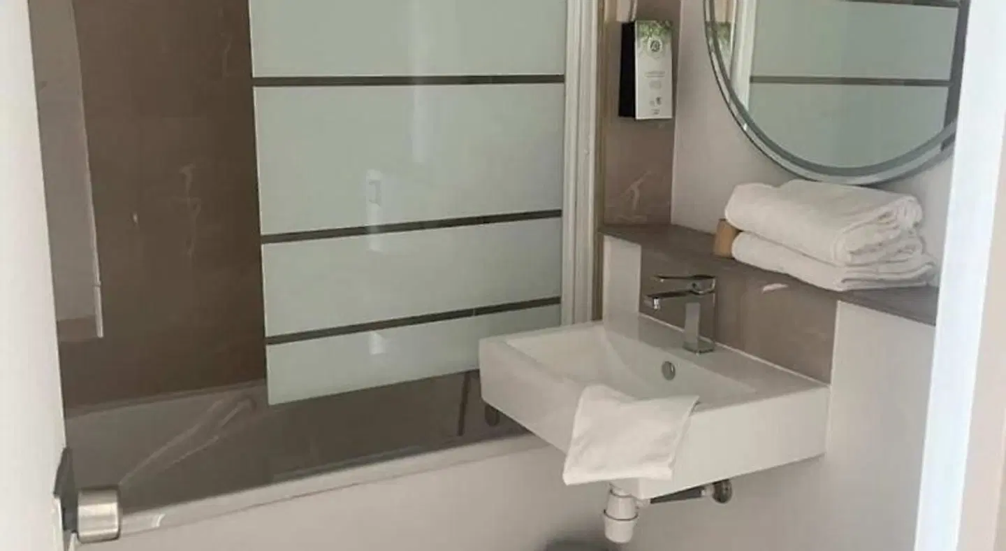 Kyriad Cambrai Badezimmer