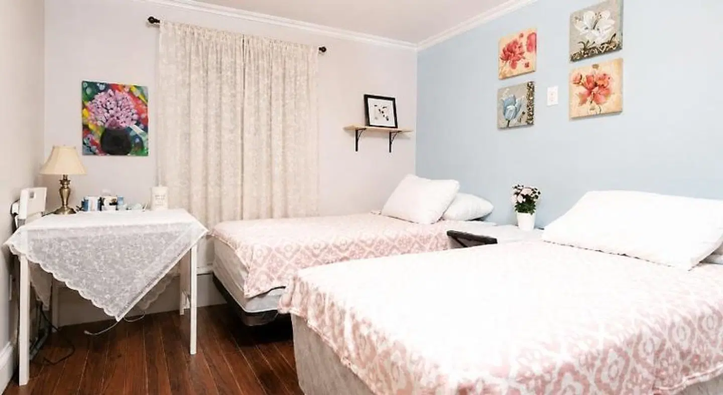 Lily's Garden ROOM_EXAMPLE