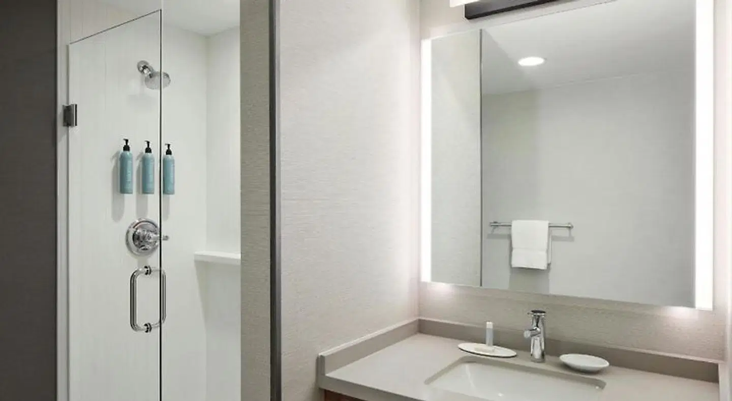 Courtyard by Marriott Hamilton Badezimmer