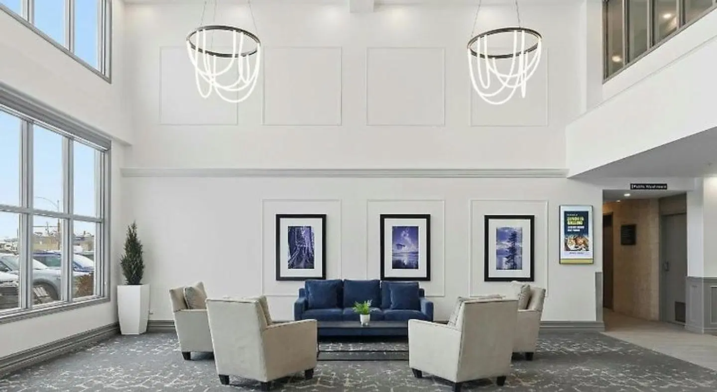 Sandman Hotel Saskatoon LOUNGE_LOBBY
