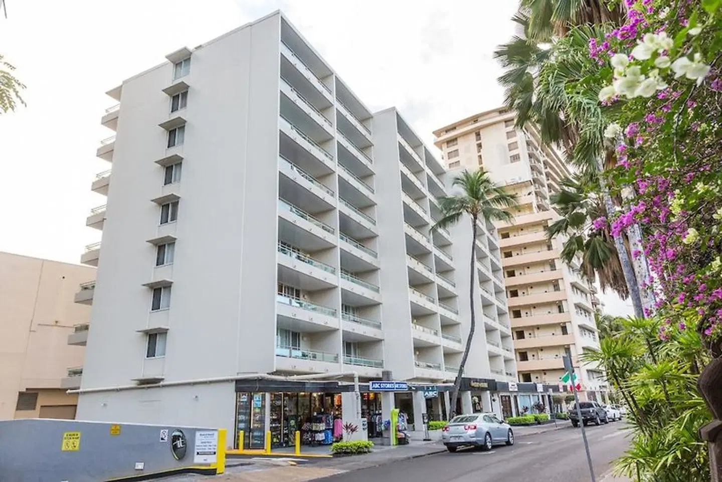 Regency on Beachwalk Waikiki by Outrigger EXTERIOR