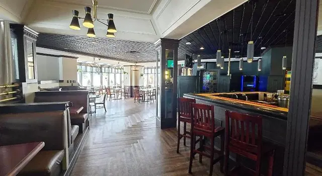 Ramada by Wyndham St. John's Bar
