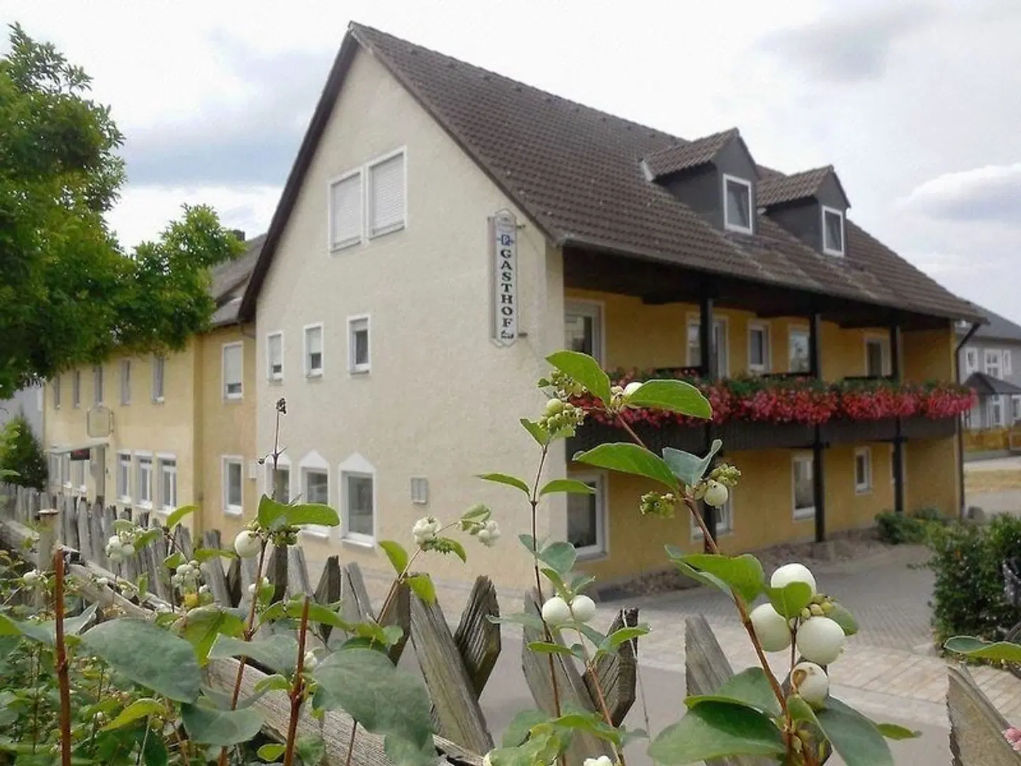 Zum Schwarzen Bären EXTERIOR