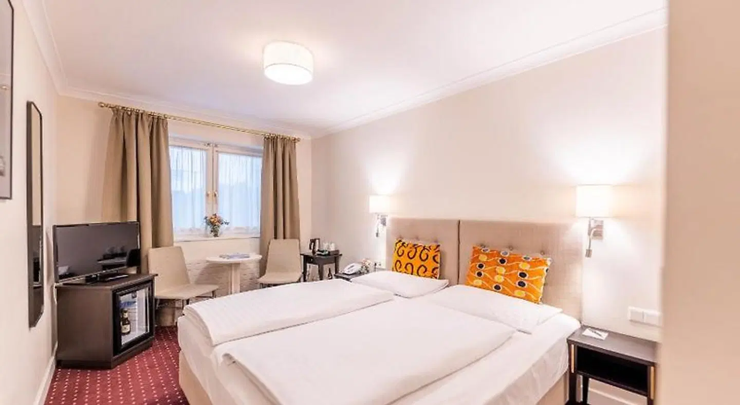 Wolf-Dietrich Altstadthotel ROOM_EXAMPLE