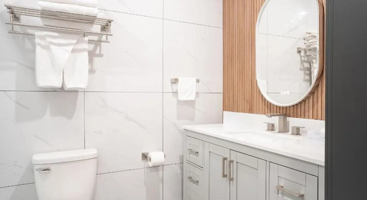 Travelodge Langley City Badezimmer