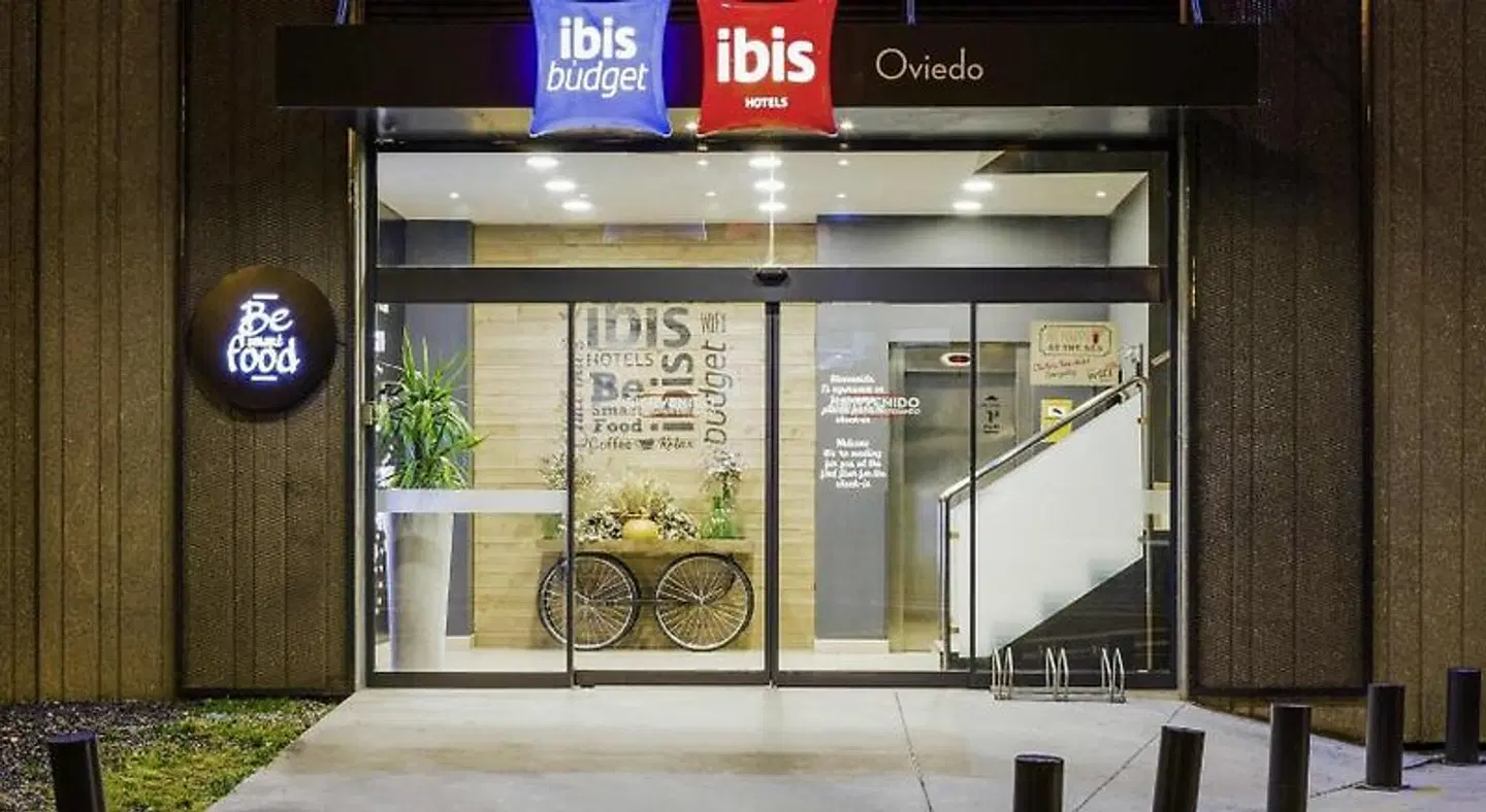 ibis budget Oviedo EXTERIOR