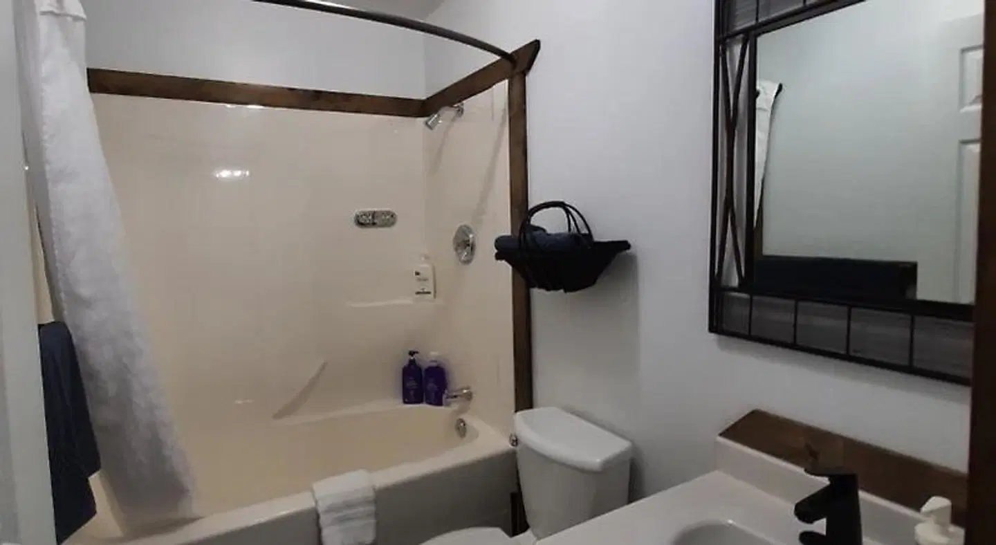 Arctic Divide Inn & Motel Badezimmer