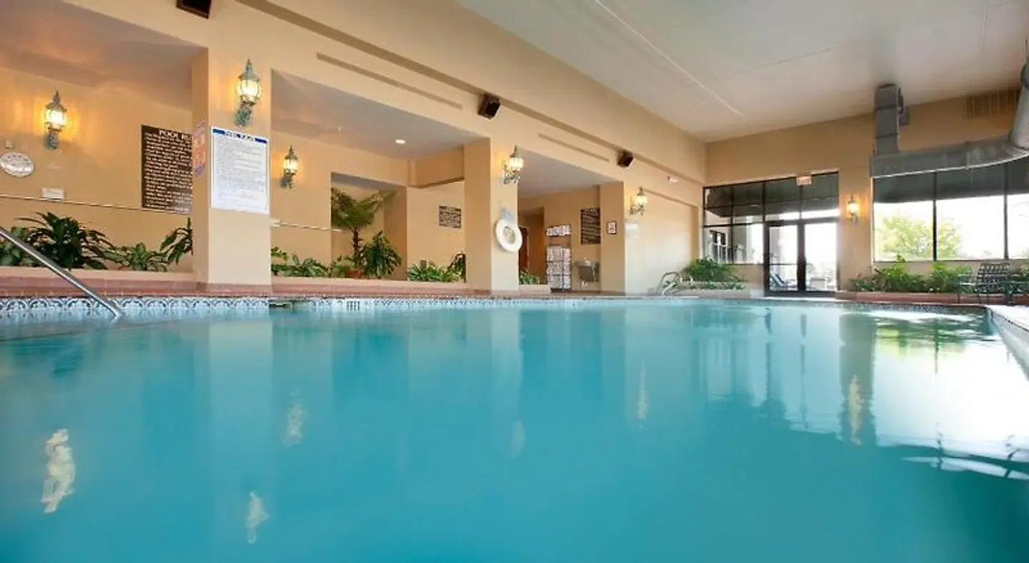 Embassy S. b.H. Northwest Arkansas - Hotel, Spa & Convention Ctr Hallenbad