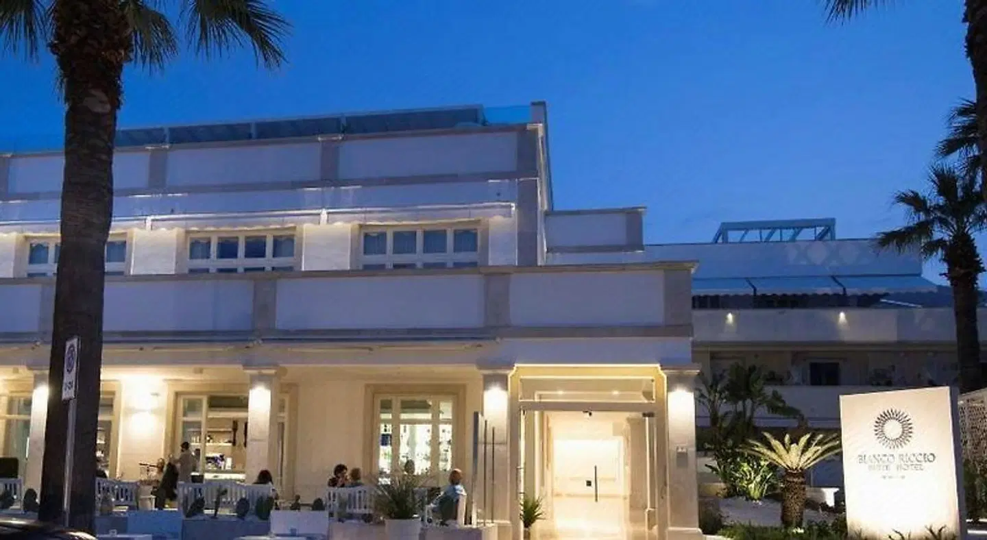 Bianco Riccio Suite Hotel EXTERIOR