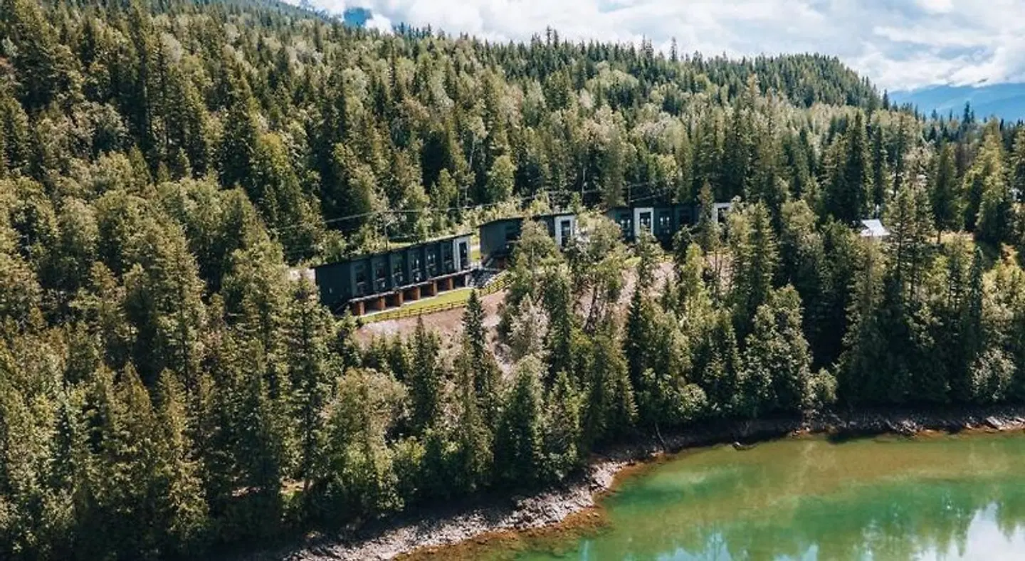 Basecamp Resorts Revelstoke EXTERIOR