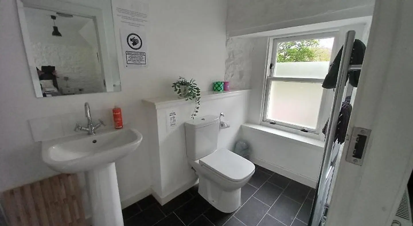 Hartfield House Hostel Badezimmer
