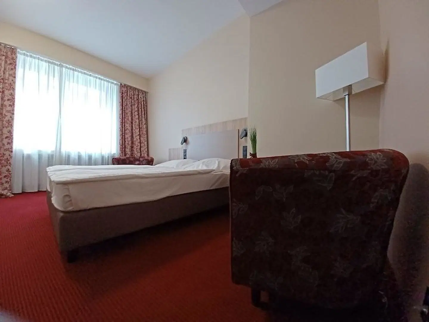 Europa ROOM_EXAMPLE