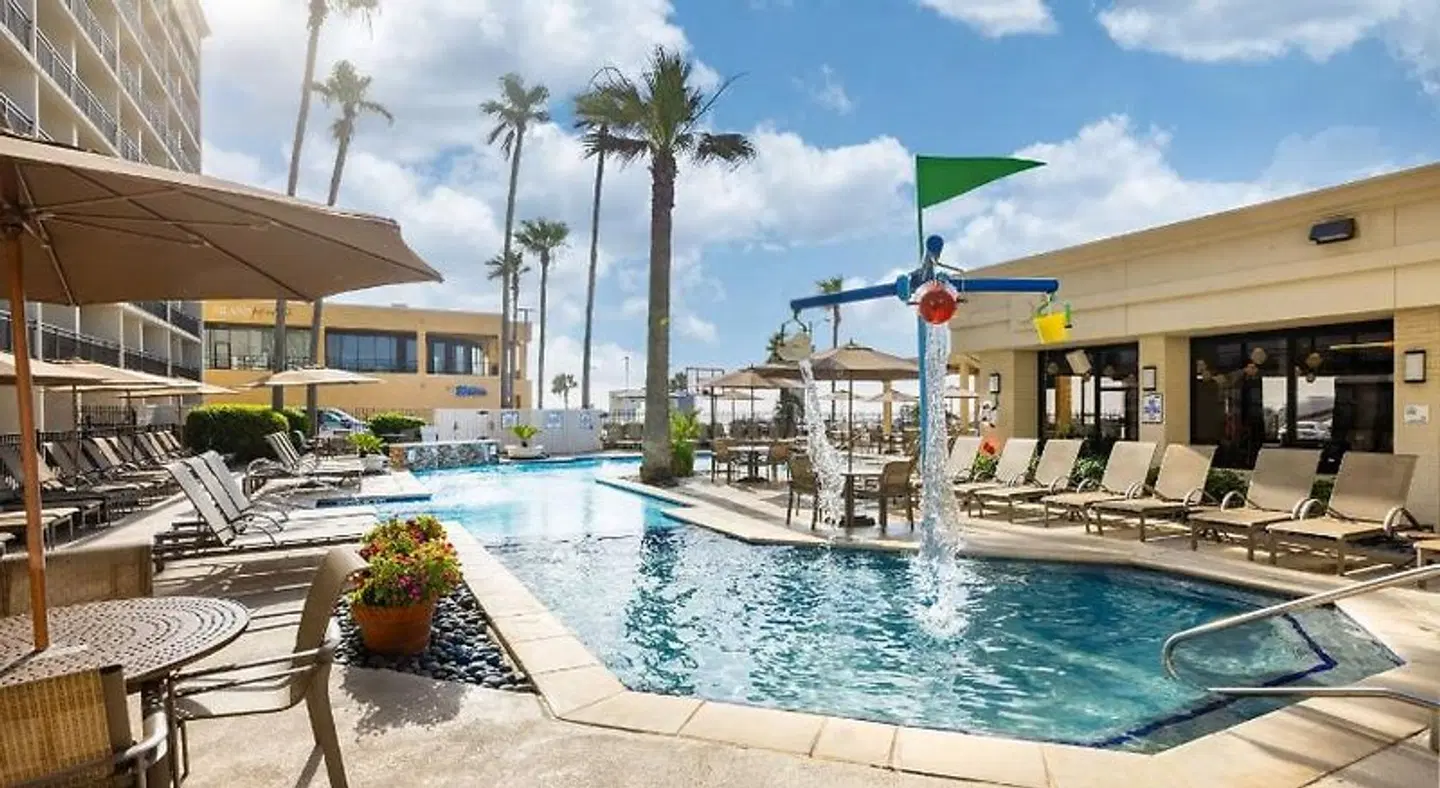 Holiday Inn Resort Galveston-On The Beach by IHG OUTDOOR_POOL