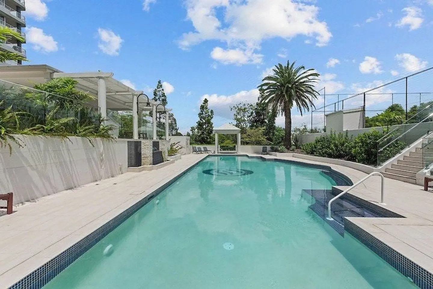 The Oasis Apartments OUTDOOR_POOL