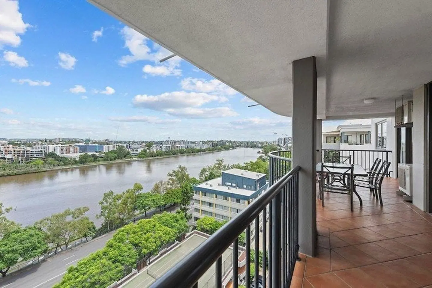 The Oasis Apartments Terrasse
