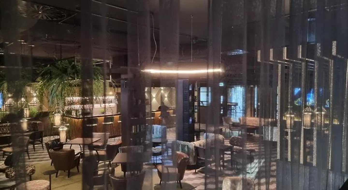FreshSuites & Bar Bar
