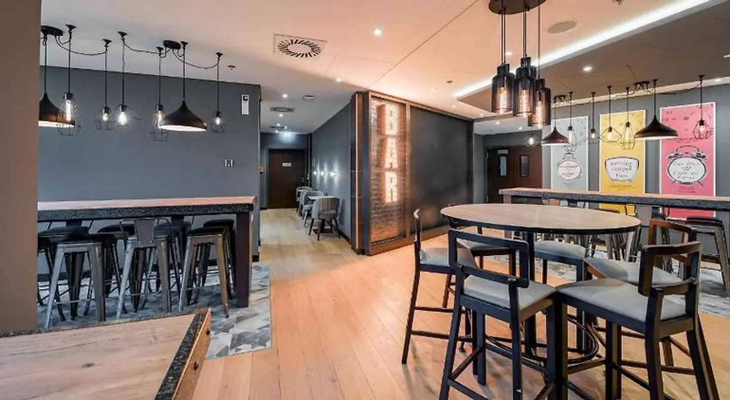Premier Inn  Stuttgart City Europaviertel Bar