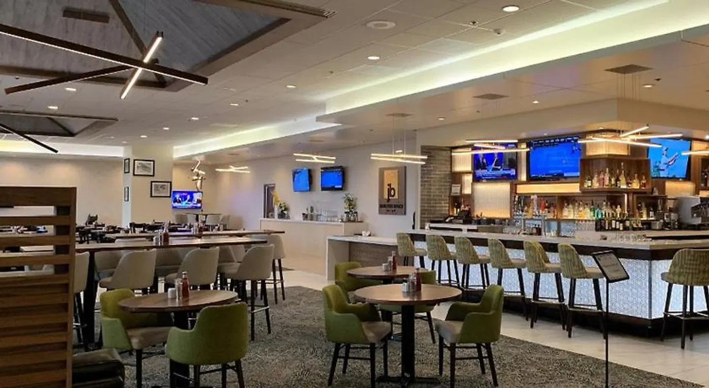 Holiday Inn Portland - Columbia Riverfront by IHG Bar