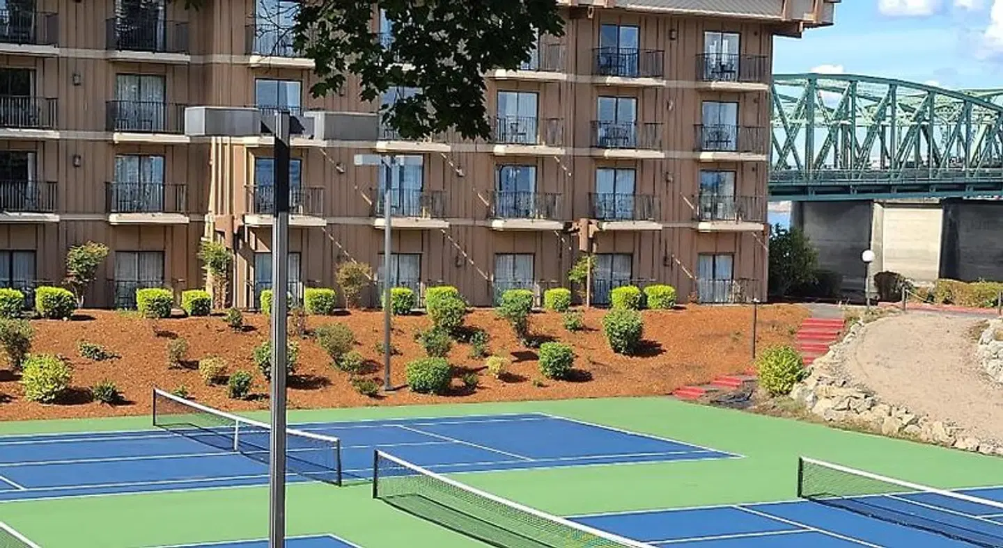 Holiday Inn Portland - Columbia Riverfront by IHG EXTERIOR