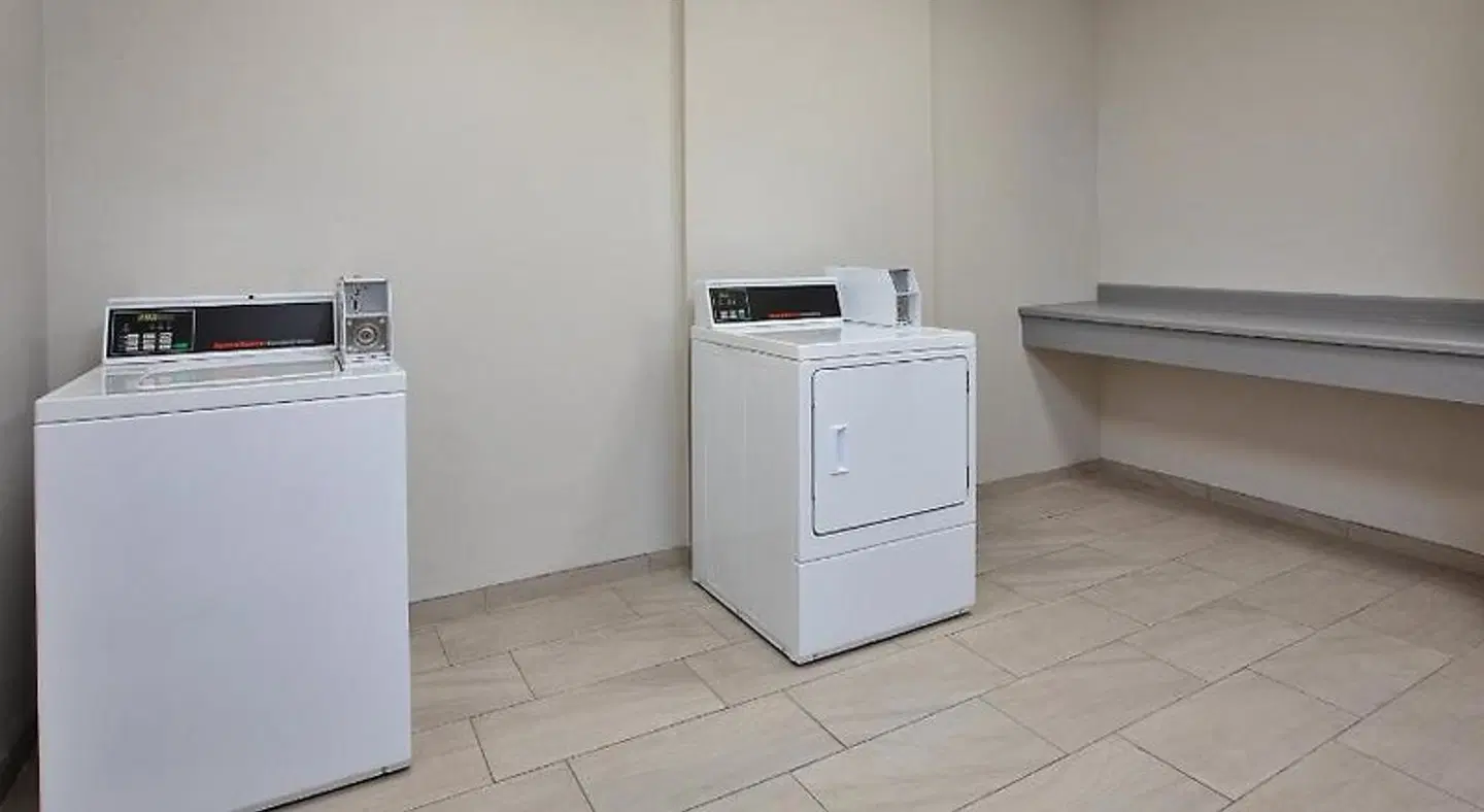 Holiday Inn Express & Suites Sioux Falls Southwest by IHG ROOM_EXAMPLE