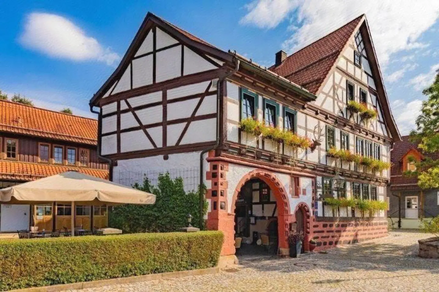 Goldener Hirsch EXTERIOR