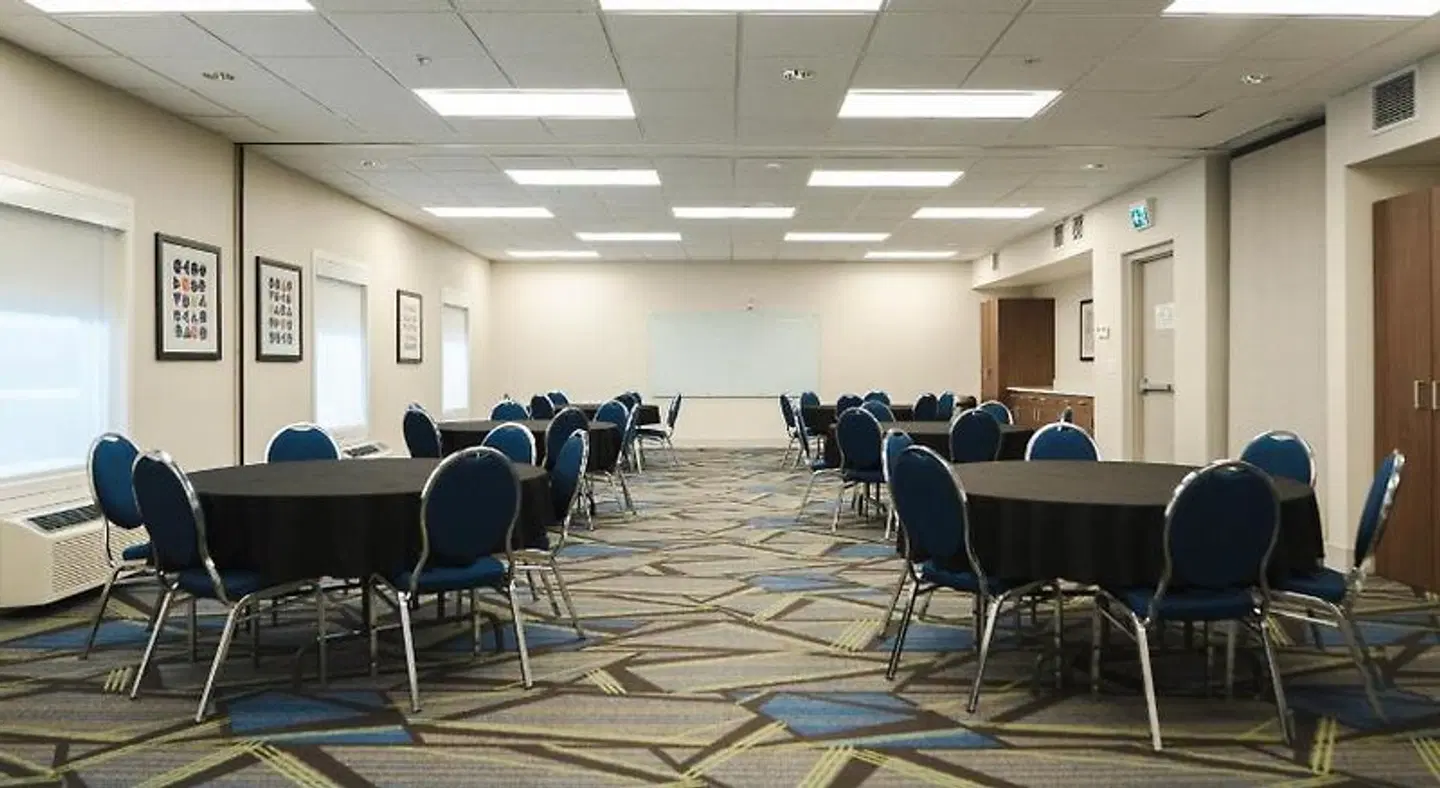 Holiday Inn Express & Suites Saskatoon Centre by IHG Konferenz