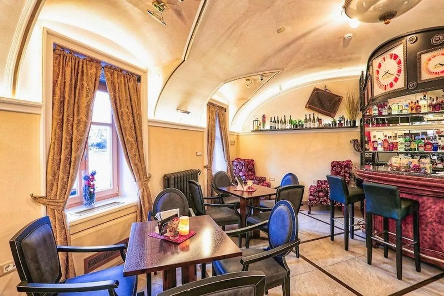 B&B Arbia Dorka Luxury Palace Bar