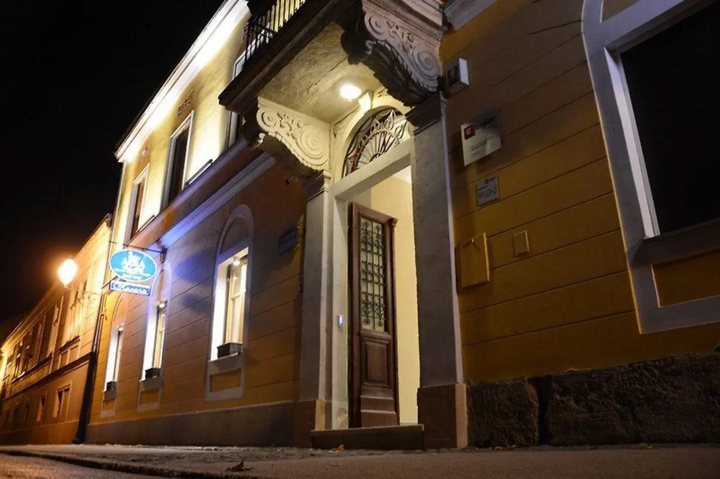 B&B Arbia Dorka Luxury Palace EXTERIOR