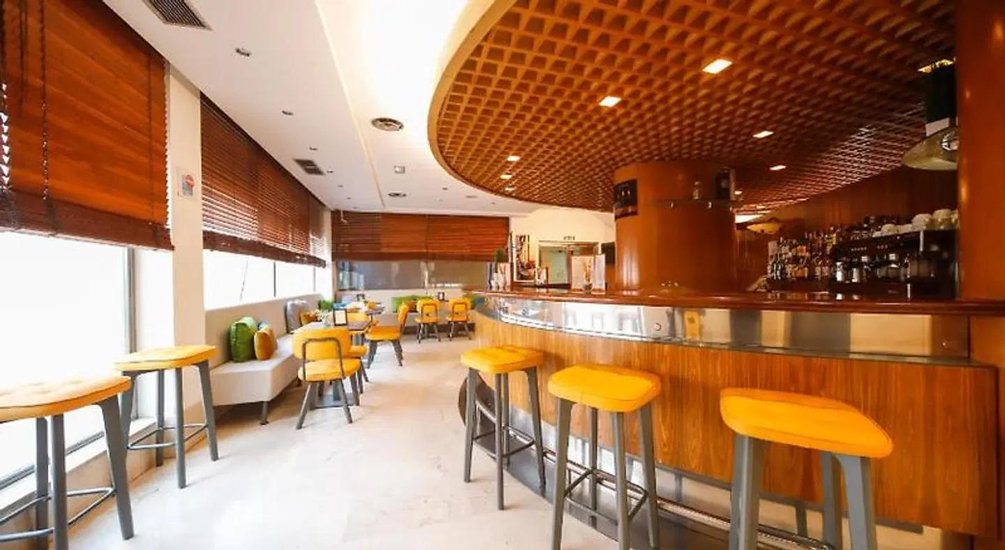 Silken Luis de León Bar
