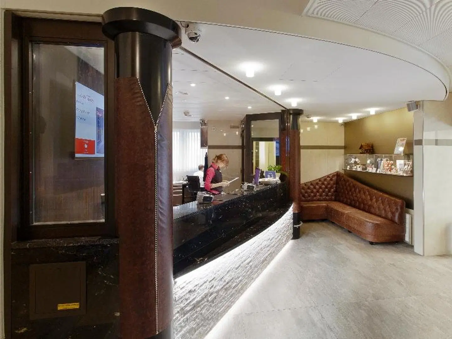 Hotel Alexander Lobby