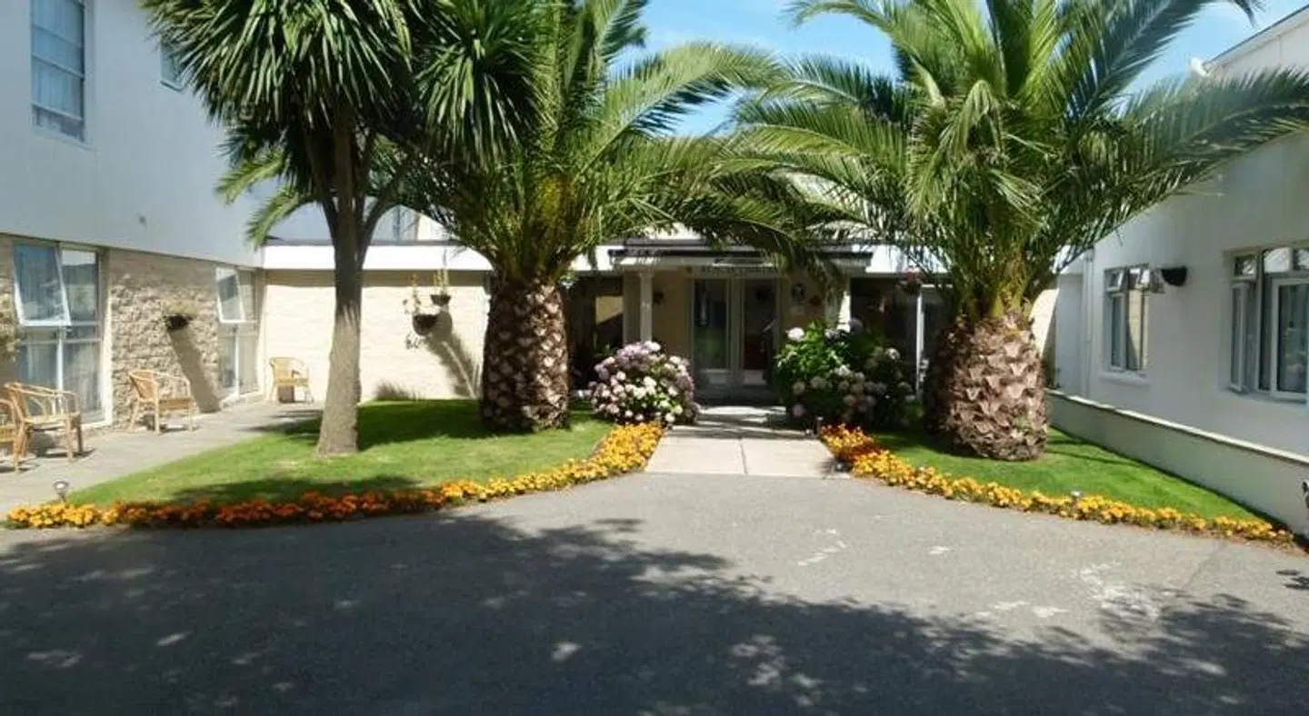 Beachcombers EXTERIOR