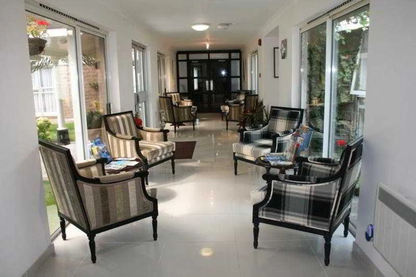 Beachcombers LOUNGE_LOBBY