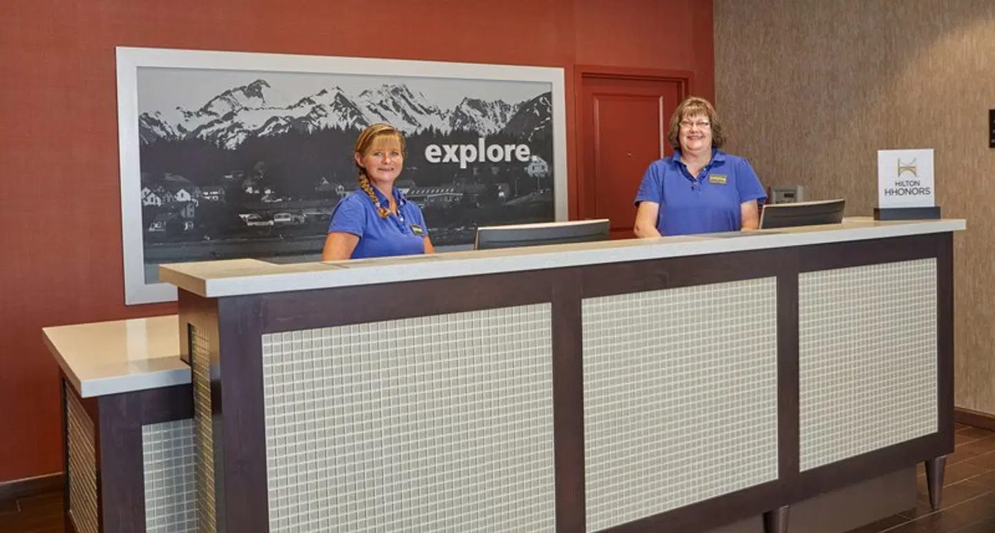 Hampton Inn & Suites Hood River LOUNGE_LOBBY