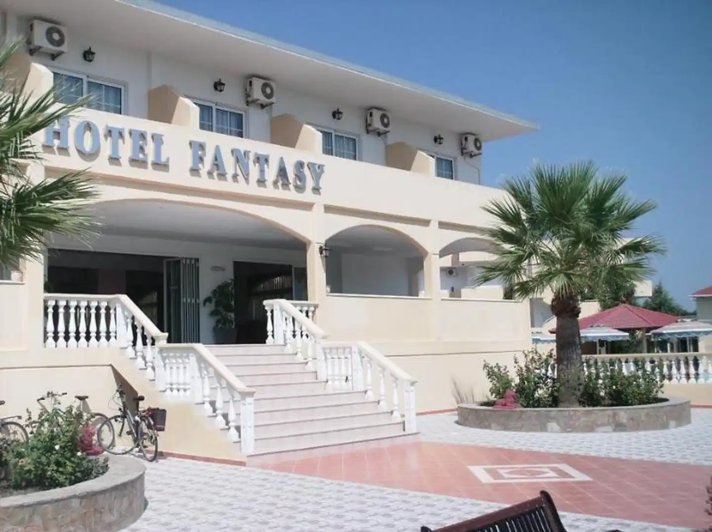 Fantasy Hotel Aussenansicht