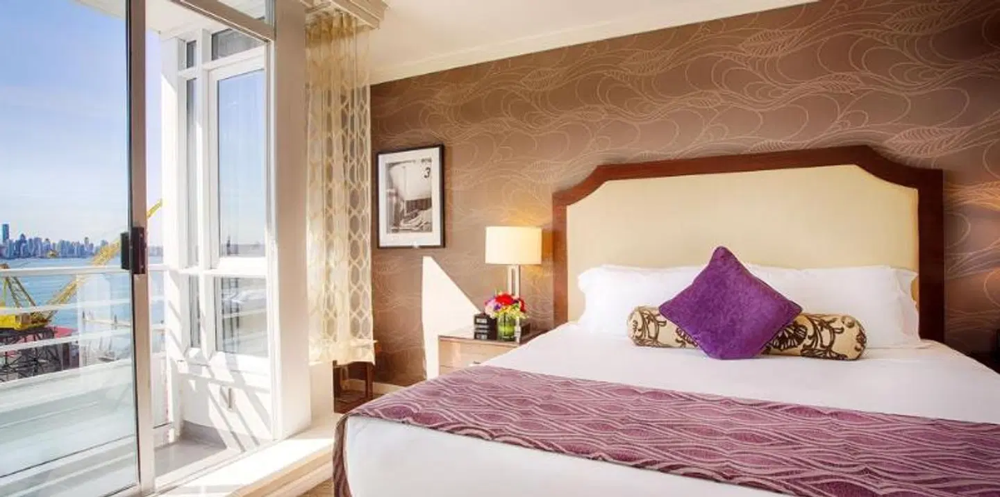 Pinnacle Hotel at the Pier ROOM_EXAMPLE