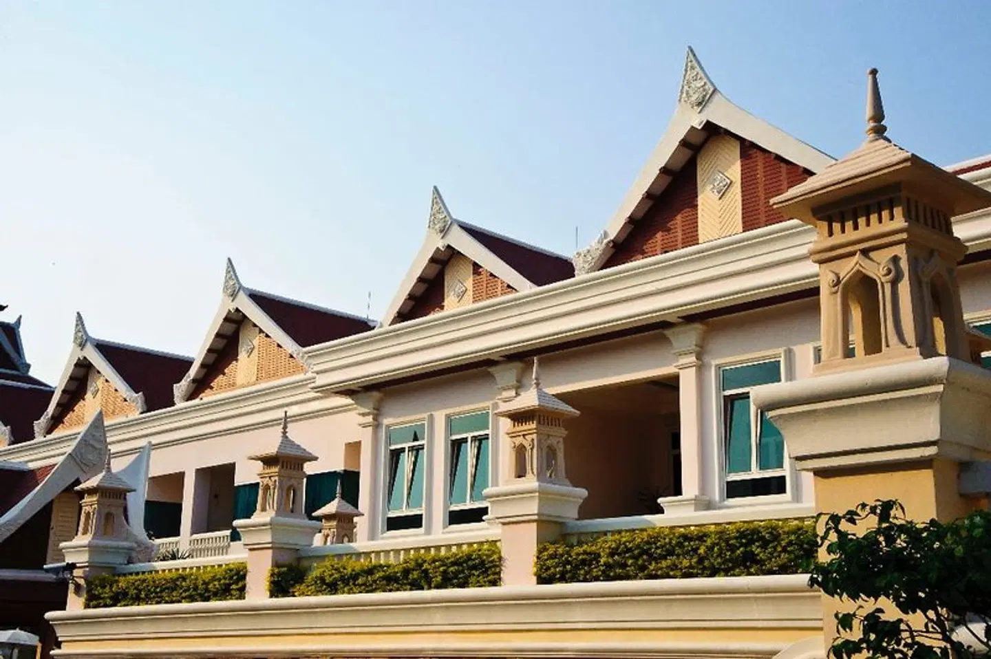 Grand Pacific Sovereign Resort & Spa EXTERIOR