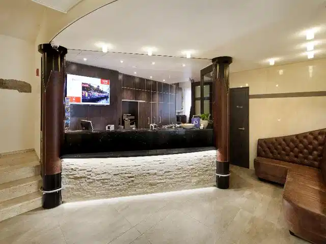 Hotel Alexander Lobby