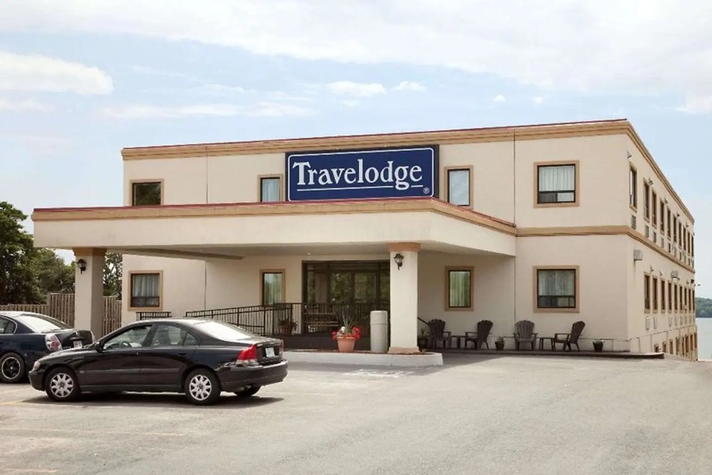 Travelodge by Wyndham Trenton EXTERIOR