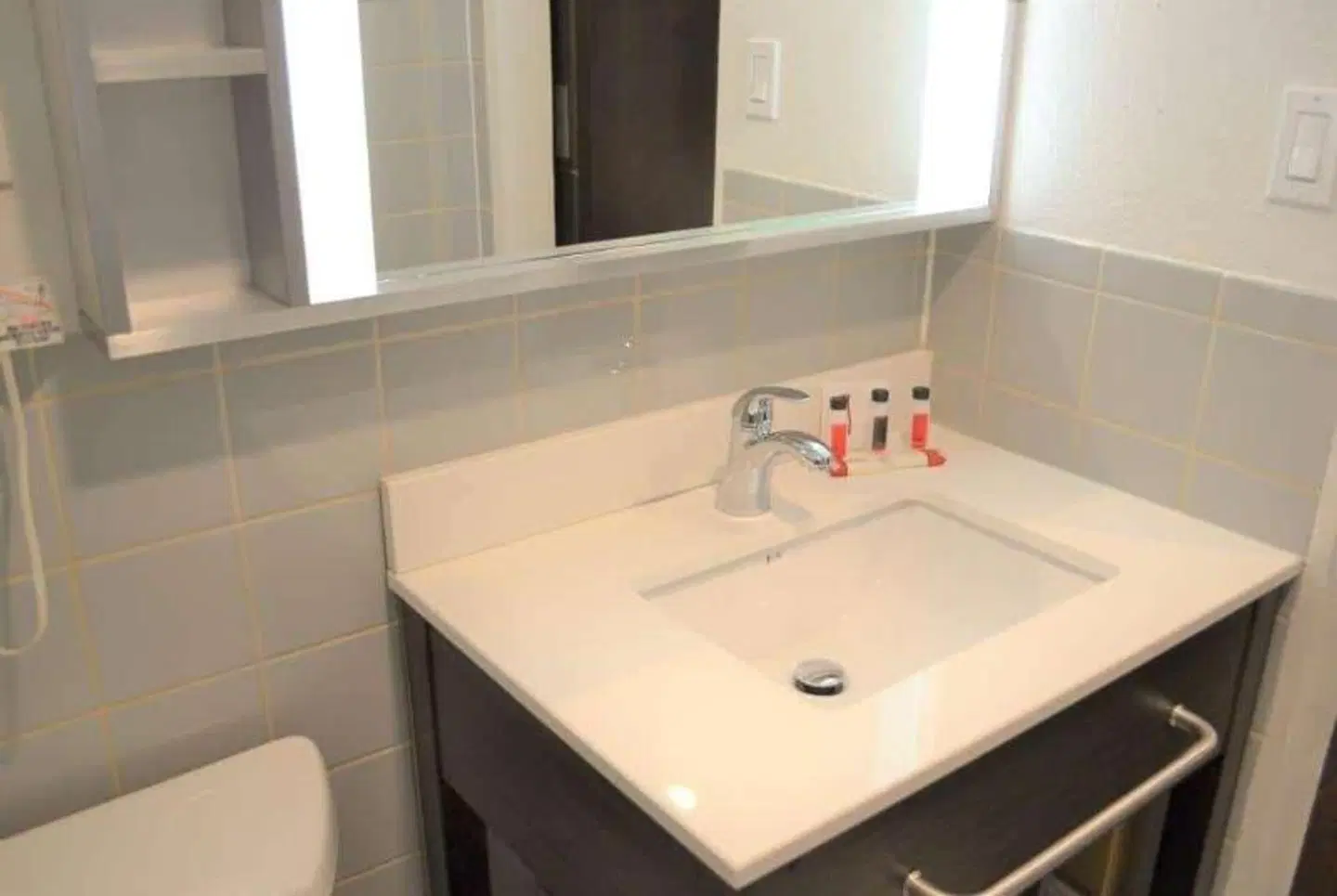 Super 8 by Wyndham San Francisco/Near the Marina Badezimmer