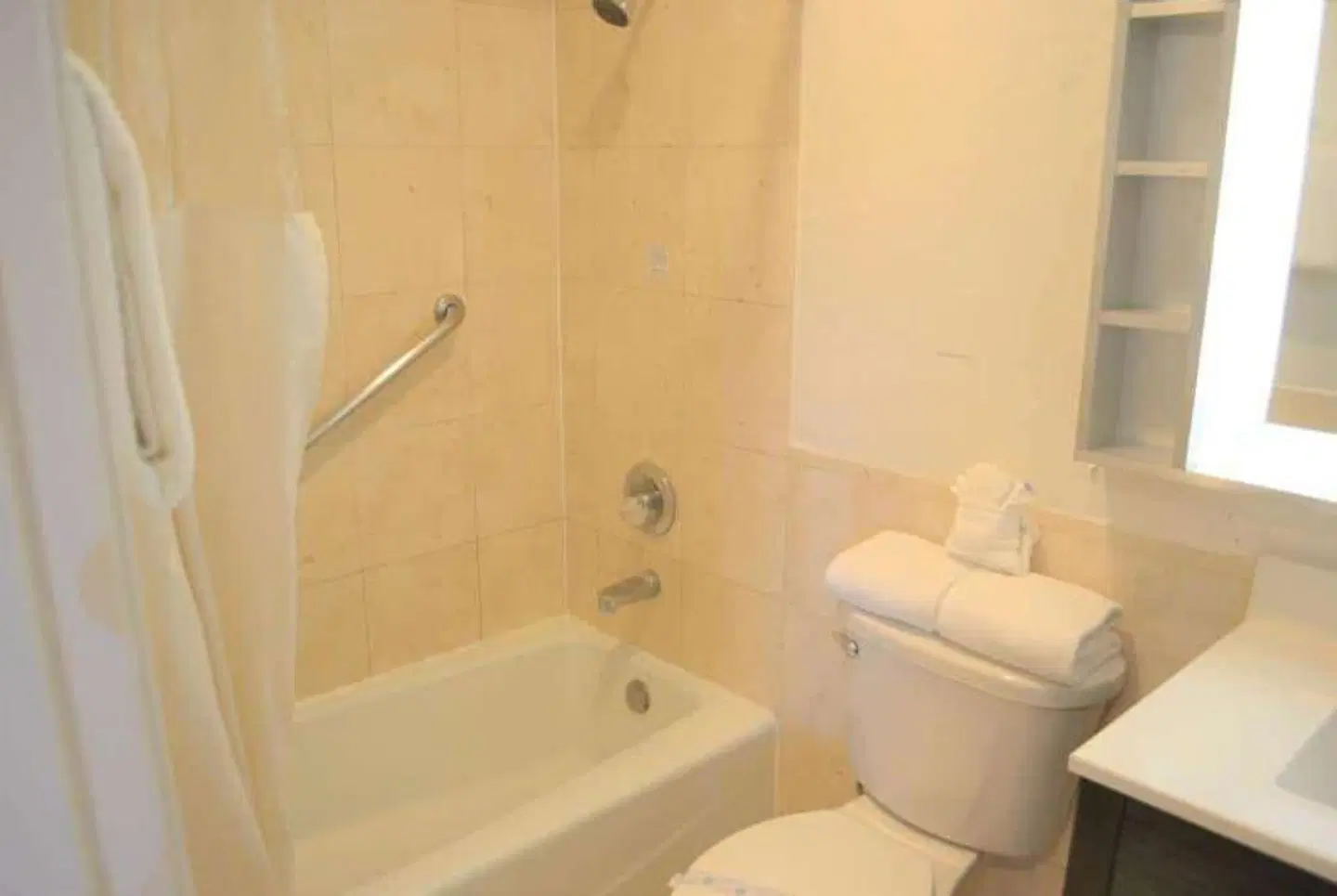 Super 8 by Wyndham San Francisco/Near the Marina Badezimmer