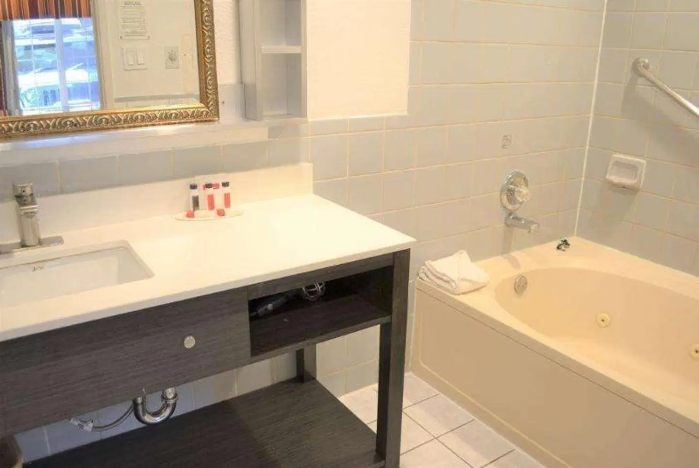 Super 8 by Wyndham San Francisco/Near the Marina Badezimmer