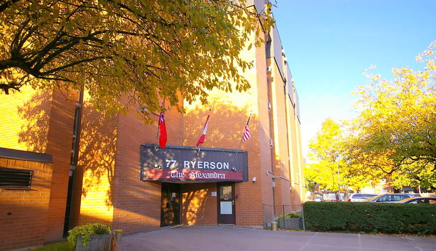 The Alexandra Hotel EXTERIOR