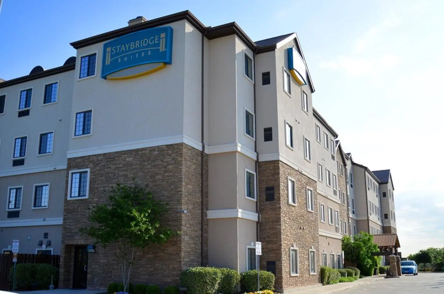 Staybridge Suites San Antonio Sea World by IHG EXTERIOR